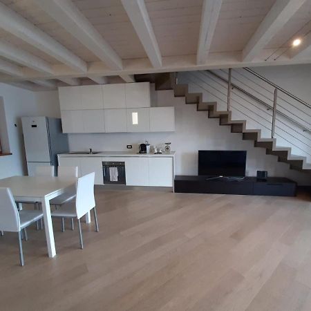 Bmp Apartment Deluxe 1 Jacuzzi Riscaldata Privata Vista Lago Di Garda Бренцоне сул Гарда Екстериор снимка