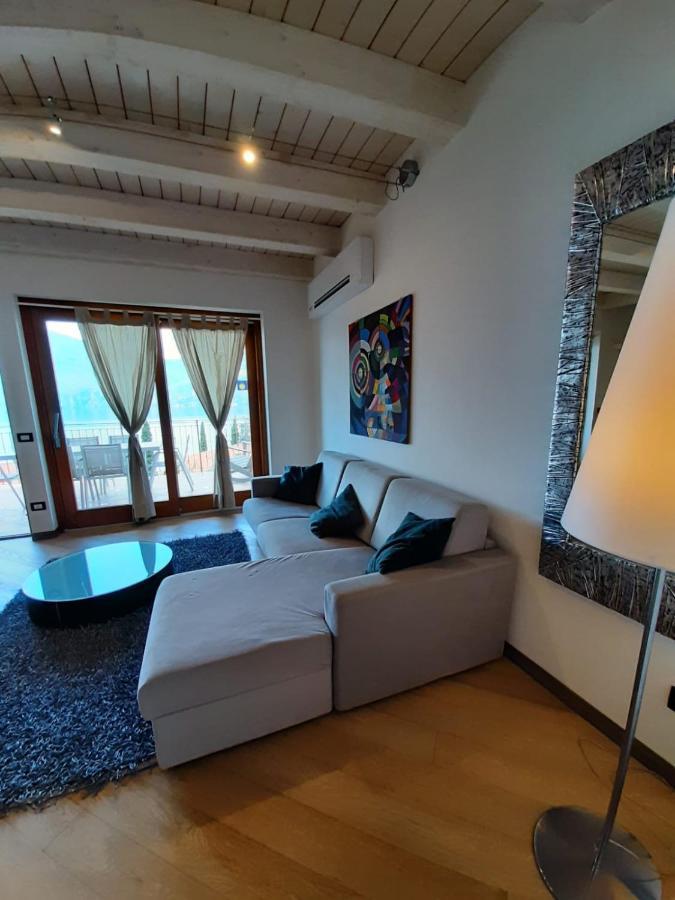 Bmp Apartment Deluxe 1 Jacuzzi Riscaldata Privata Vista Lago Di Garda Бренцоне сул Гарда Екстериор снимка