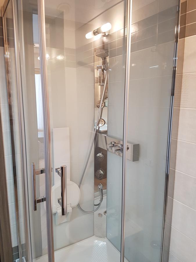 Bmp Apartment Deluxe 1 Jacuzzi Riscaldata Privata Vista Lago Di Garda Бренцоне сул Гарда Екстериор снимка